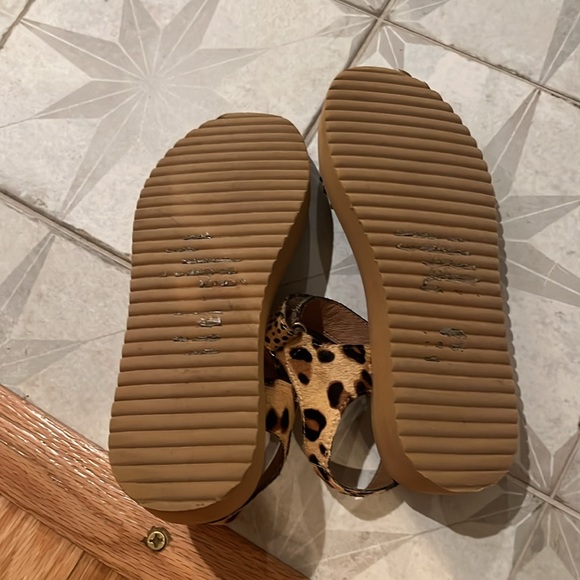 Madewell leopard print Velcro Tevas - Picture 4 of 4